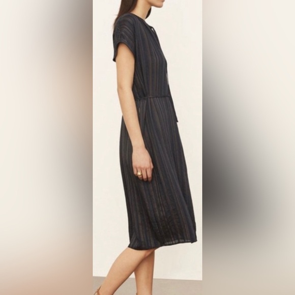 Vince Navy Blue and White Short Sleeve Drapey Stripe Shirred Dress - Size Medium - Picture 2 of 9